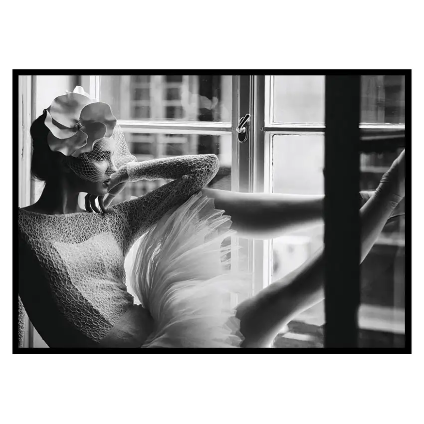 Poster GallerixWoman In Window BWStorlek: 21x30 cm