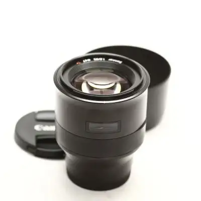 Zeiss Batis 85/1.8 -objektiv, Sony FE BEGAGNAD