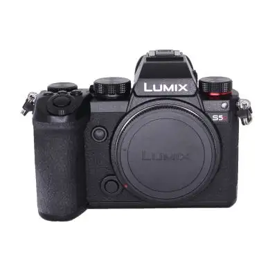 Panasonic Lumix S5D -systemkamera BEGAGNAD