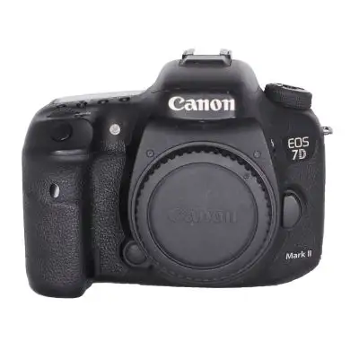 Canon EOS 7D Mark II -systemkamera BEGAGNAD