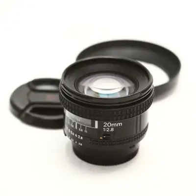 Nikkor AF 20/2.8 -objektiv BEGAGNAD
